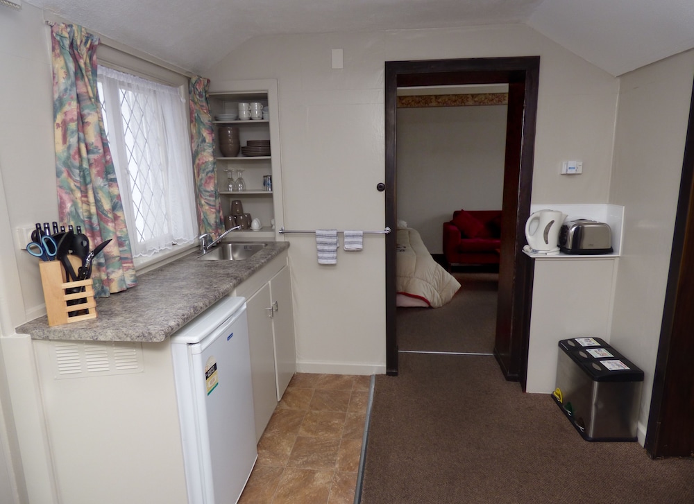 Standard One Bedroom - Photo 3
