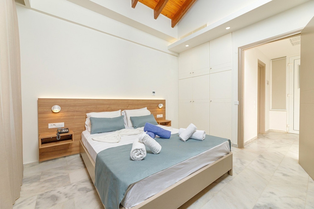 Family Apartment - Photo 8