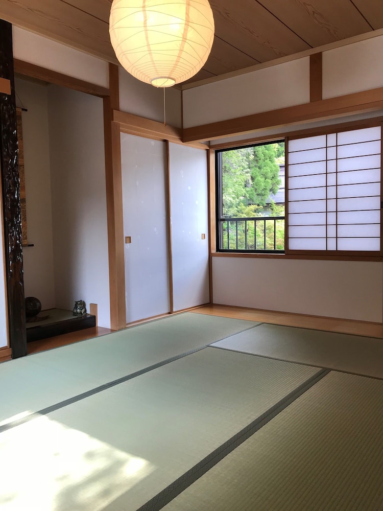 Japanese-Western Style Room photo 1