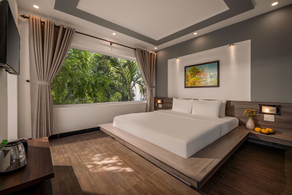 Deluxe Double Room, Balcony, Pool View photo 3