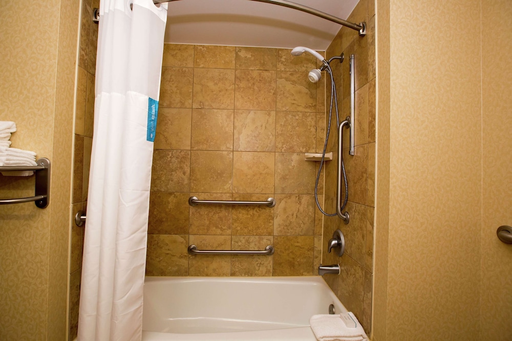 Suite, 1 King Bed, Accessible, Non Smoking - Photo 9