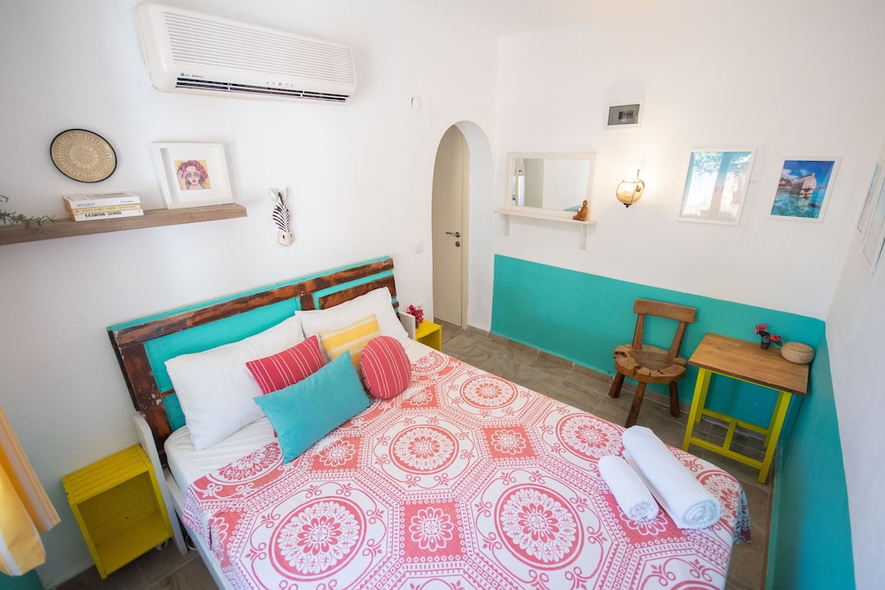 No 2 Standard Room - Photo 1