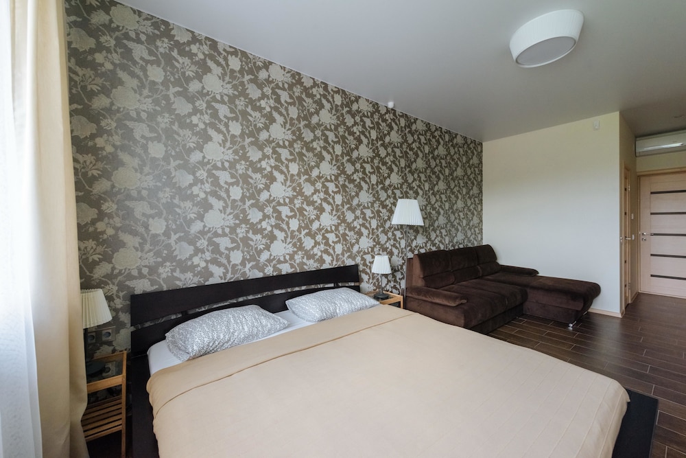 Family Room photo 2