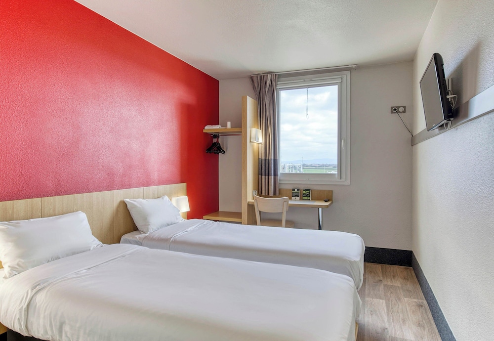 Twin Room, Non Smoking photo 2