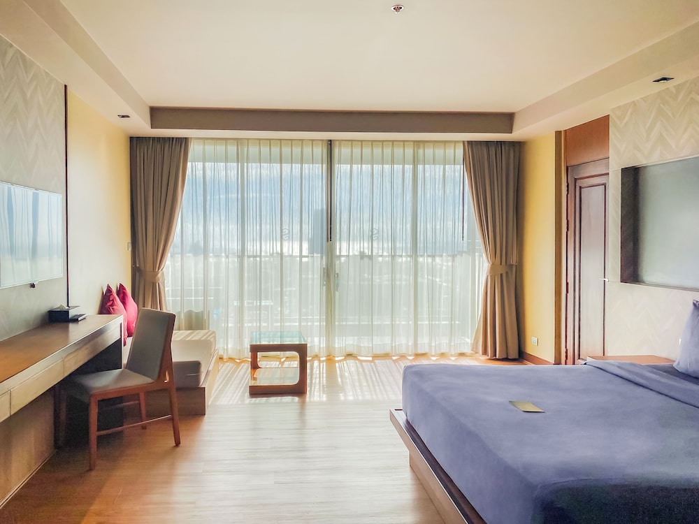 Corner Ocean Panoramic Room photo 2