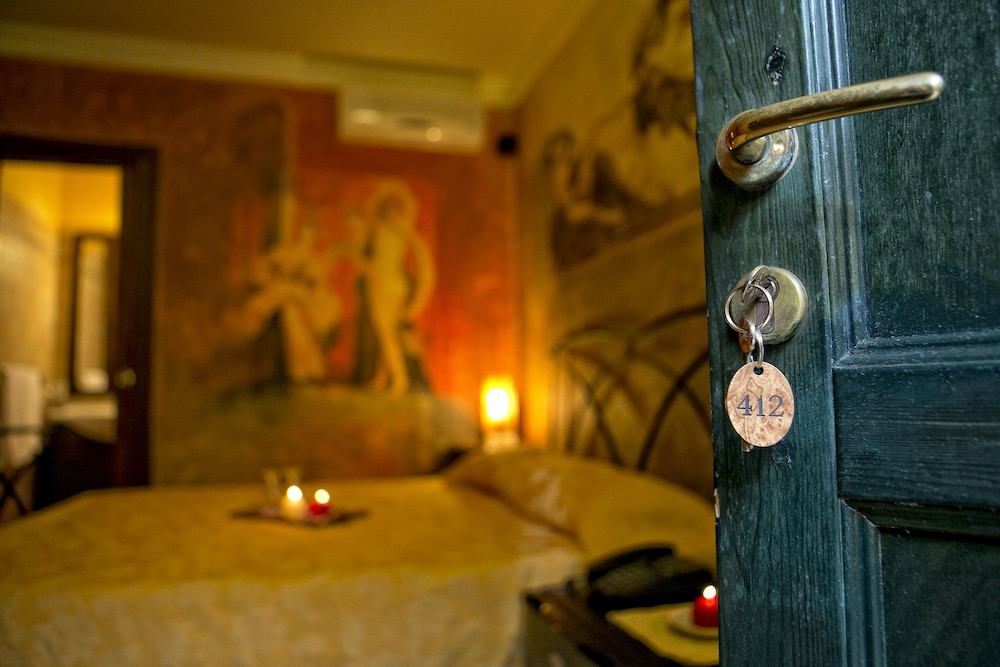 Standard Room - Photo 2