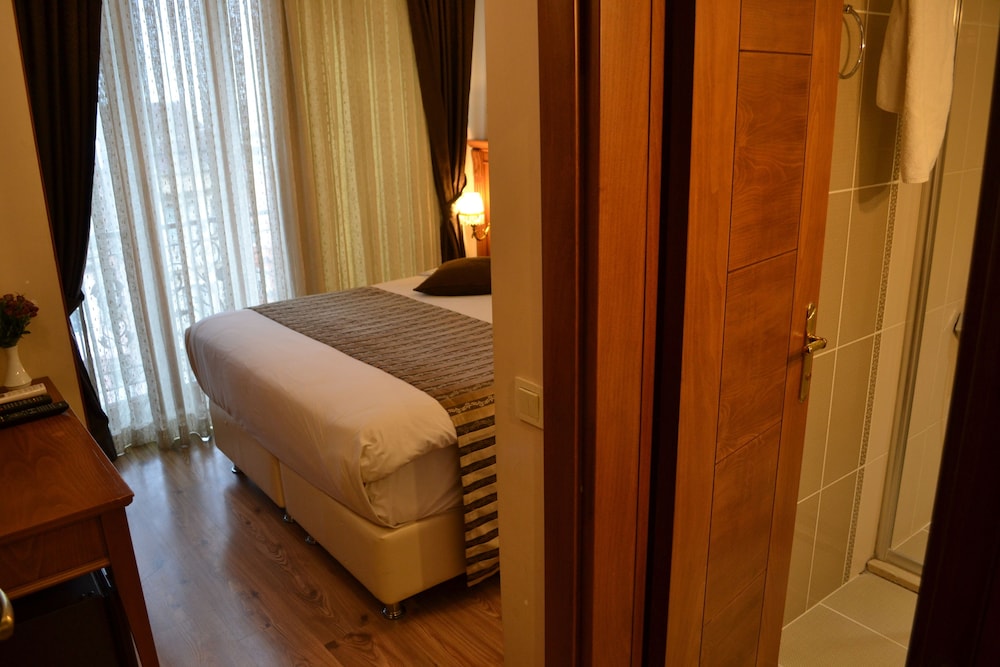 Standard Double Room photo 3