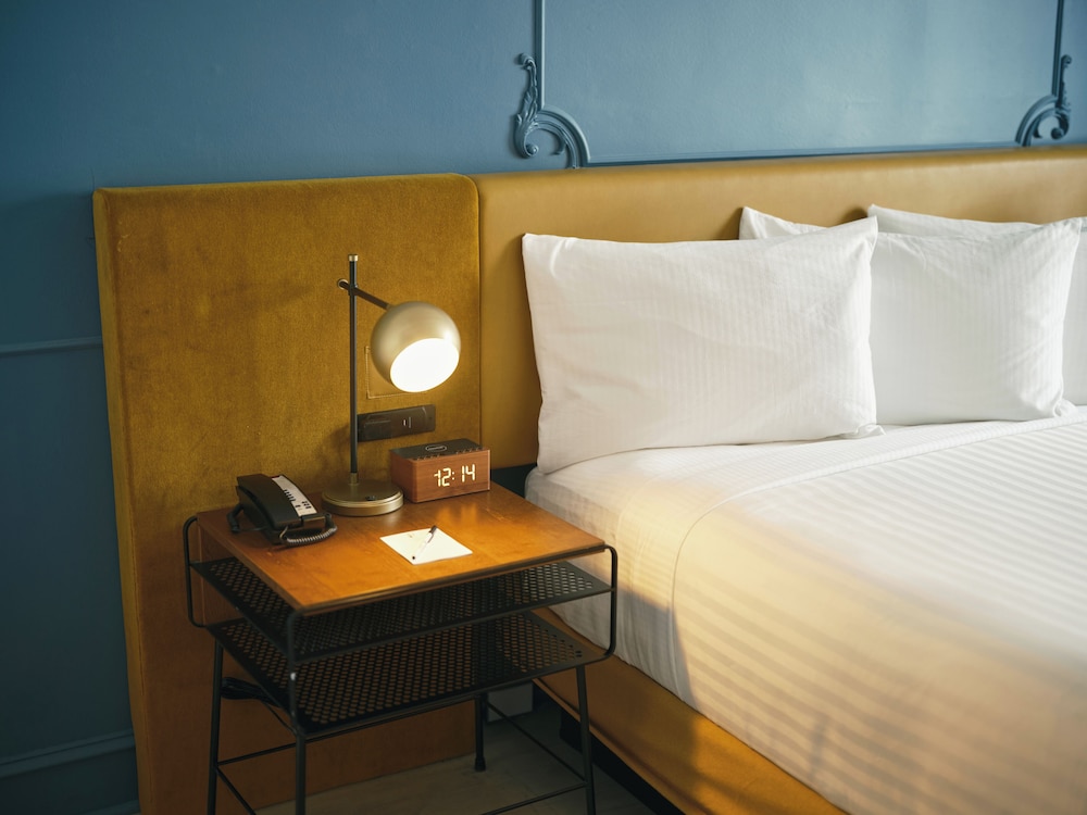 Room - Photo 2