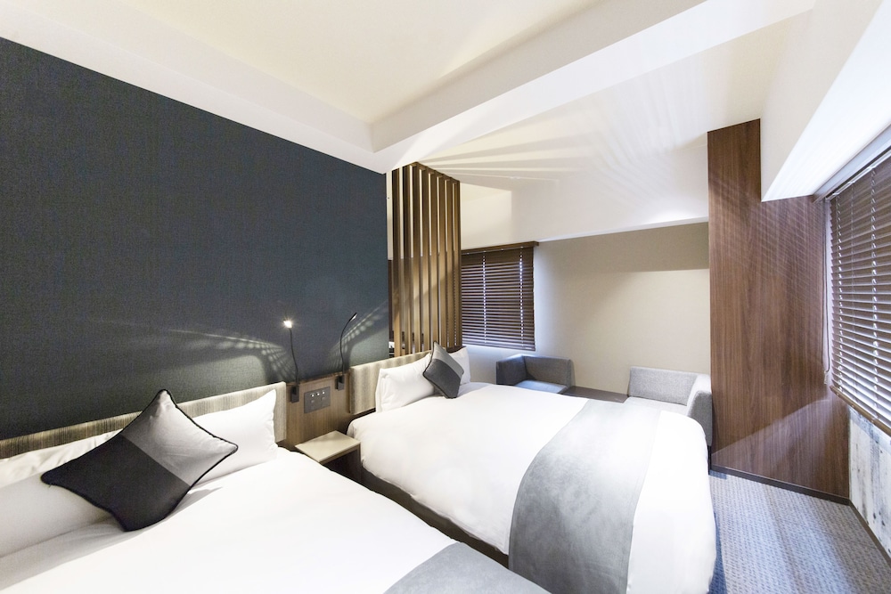 Deluxe Twin Room, Non Smoking (Housekeeping Once Every 3 Days) photo 1