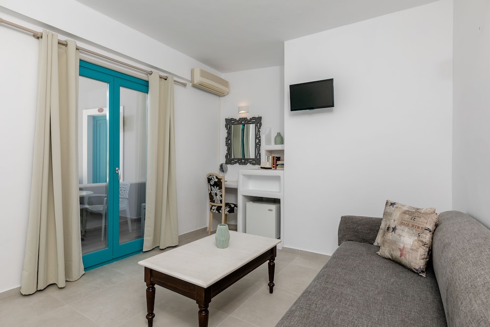 Deluxe Room, Balcony - Photo 17