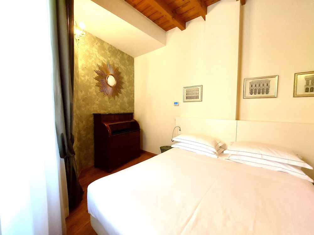 Executive Apartment, Annex Building