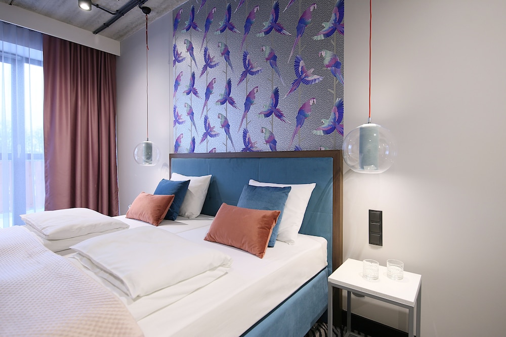 Deluxe Double Room - Photo 9