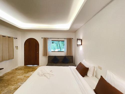 Double Room with Mountain View - Photo 12