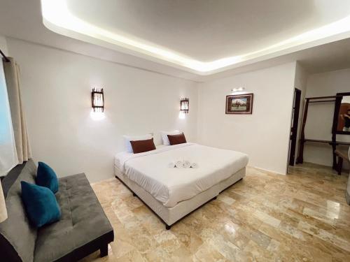 Double Room with Park View - Photo 14