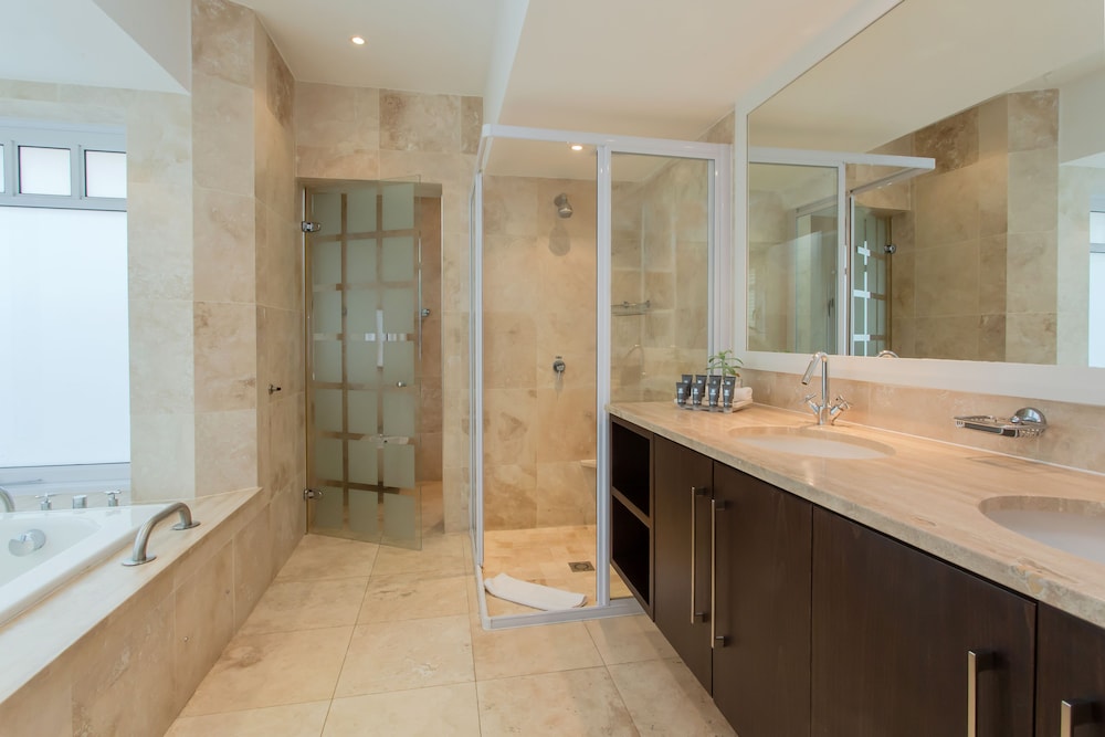 Suite, 1 Bedroom photo 2