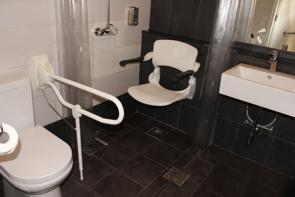 Hug Room (Wheelchair Accessible) photo 3