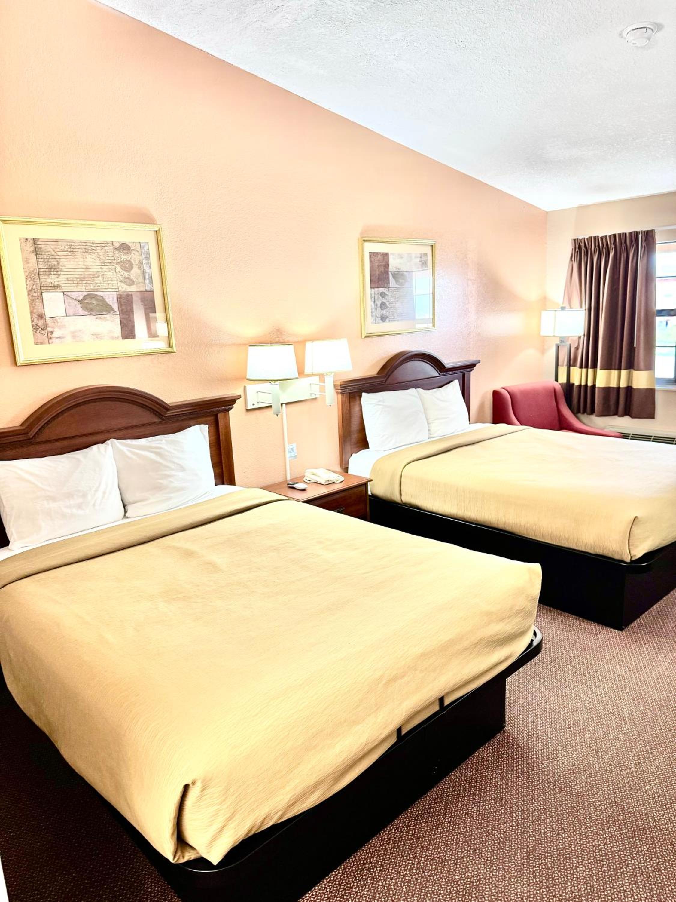 Deluxe Double Room (2 Adults + 1 Child) photo 3