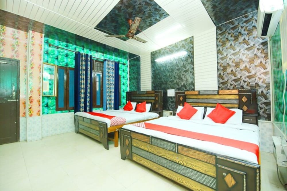 Deluxe Quadruple Room, City View