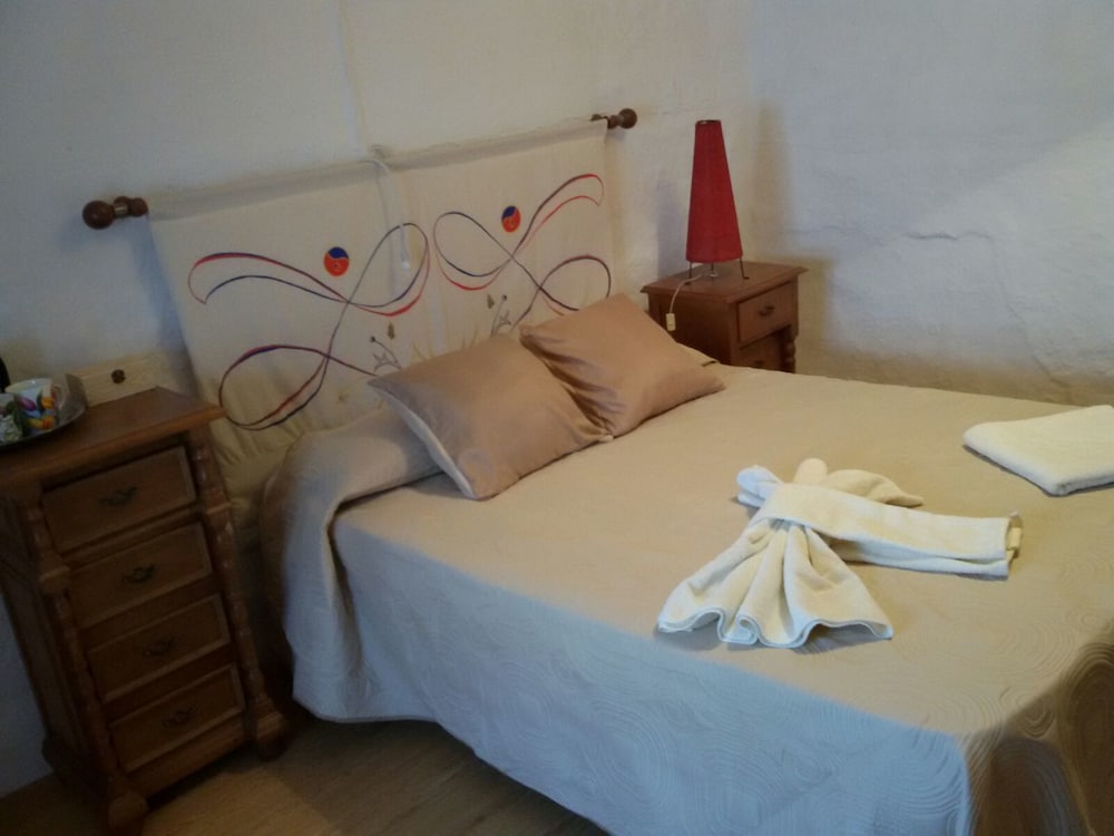 House, 3 Bedrooms photo 2