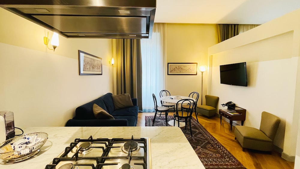 Junior Apartment, 1 King Bed with Sofa bed, Non Smoking, Housekeeping (2.2) photo 1