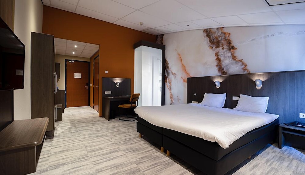 Luxury Double Room, Bathtub - Photo 1
