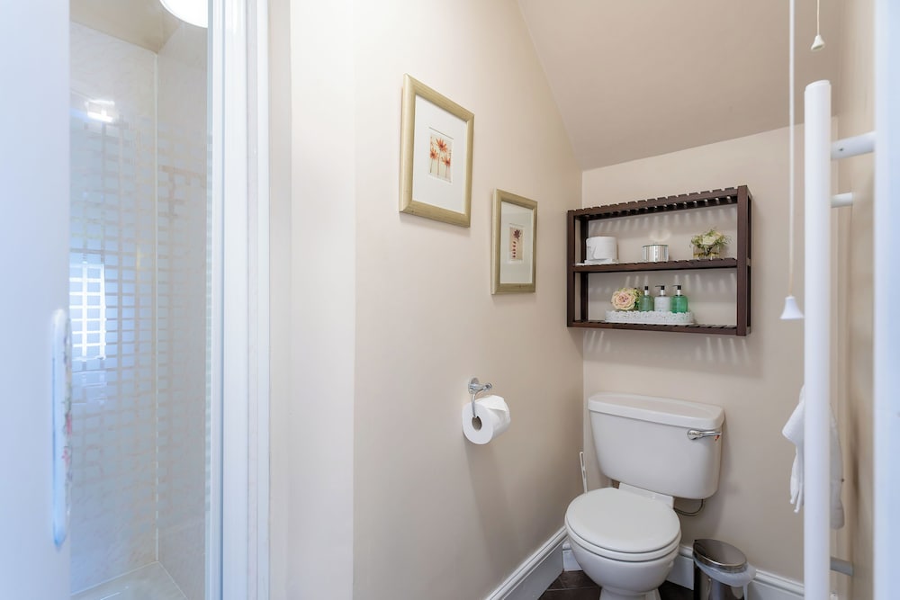 Double Room, Ensuite (Standard King) photo 3