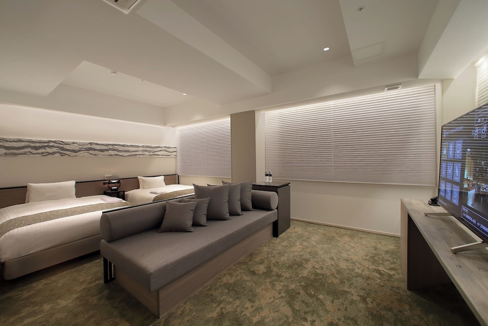 Junior Corner Suite Room - Photo 1