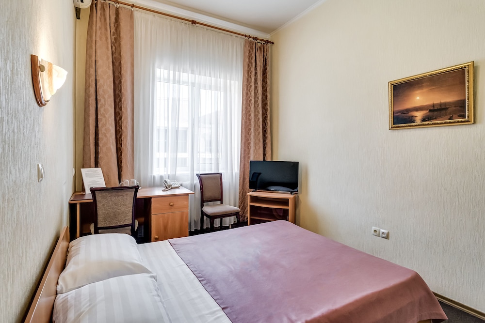 Basic Double Room photo 2