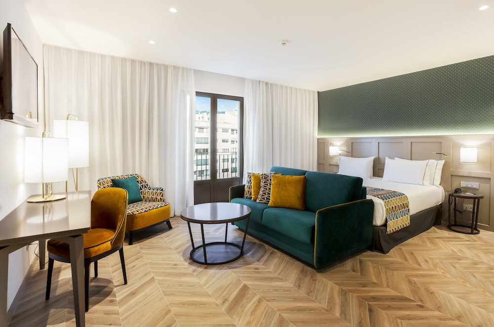 Junior Studio Suite