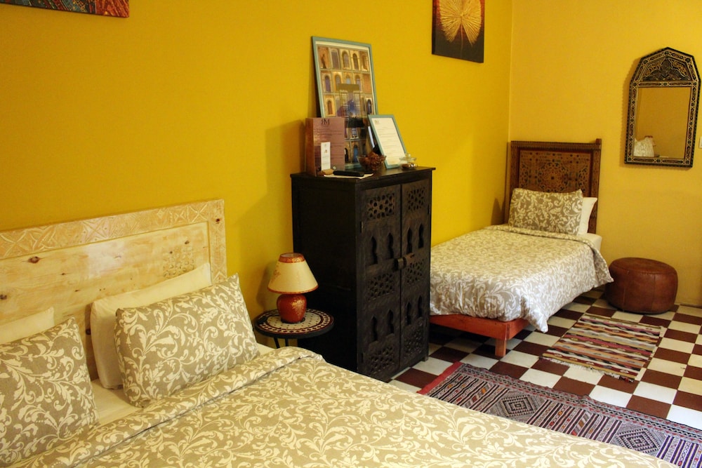 Traditional Triple Room, Patio photo 2