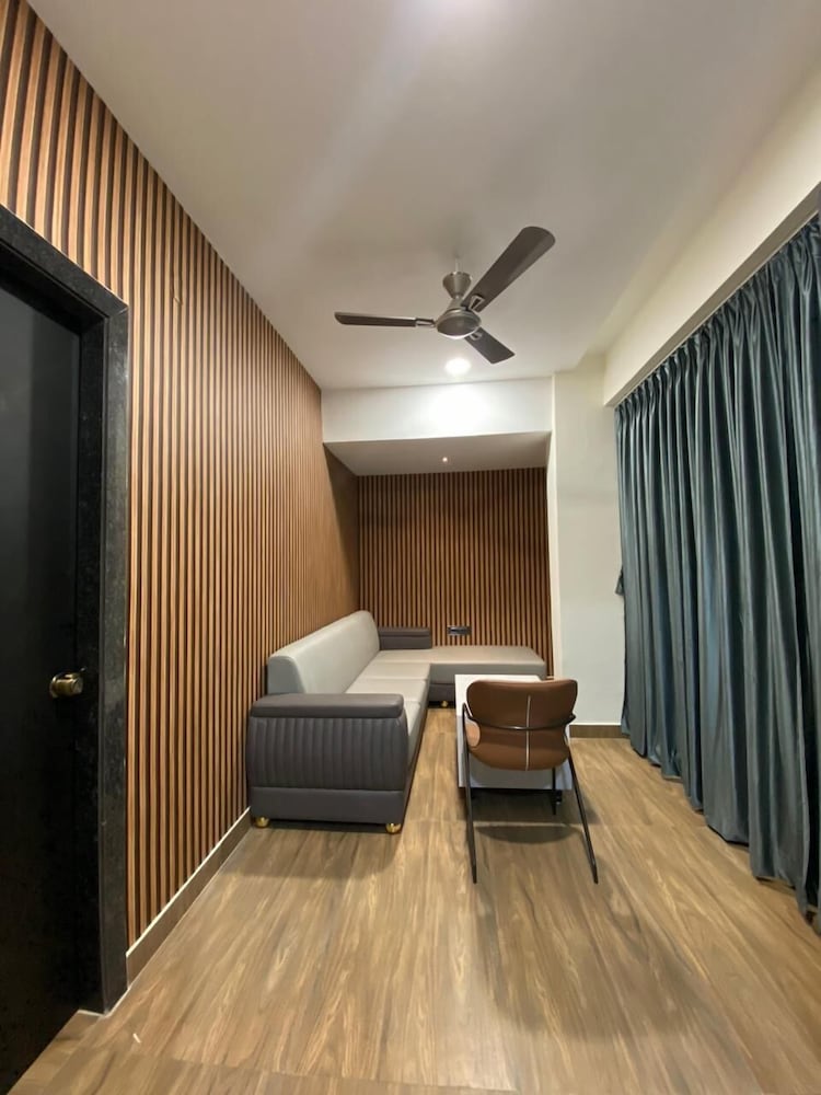 Family Suite, City View