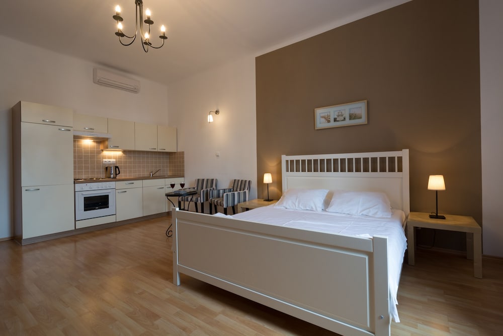 Panoramic Studio, Kitchenette