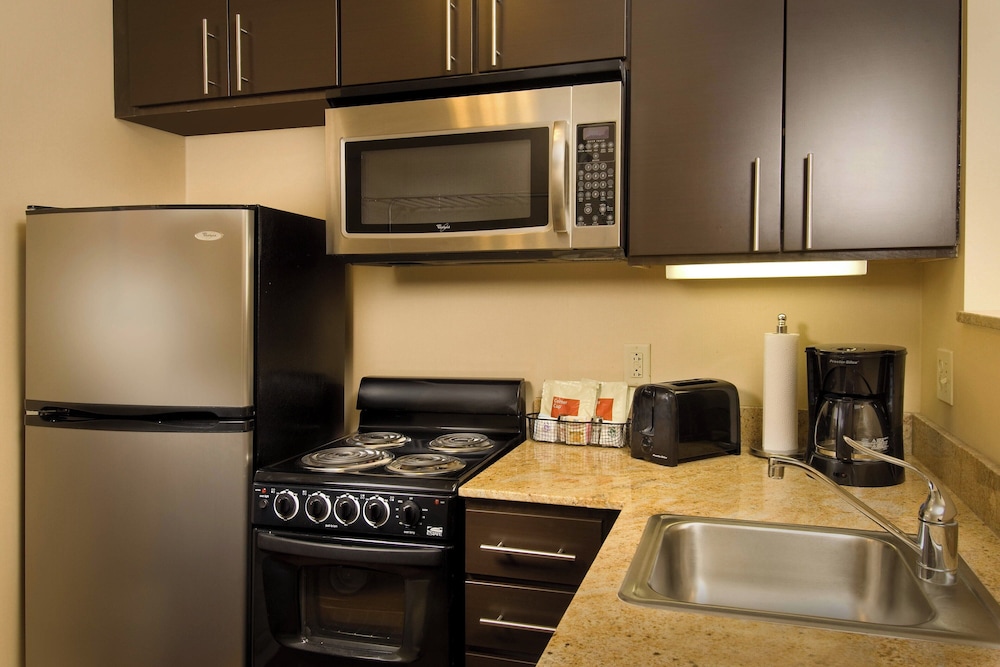 Suite, 1 Bedroom - Photo 5