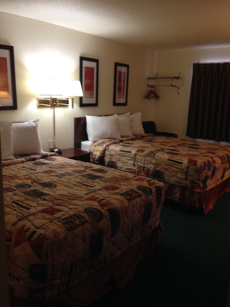 Room, 2 Queen Beds photo 1