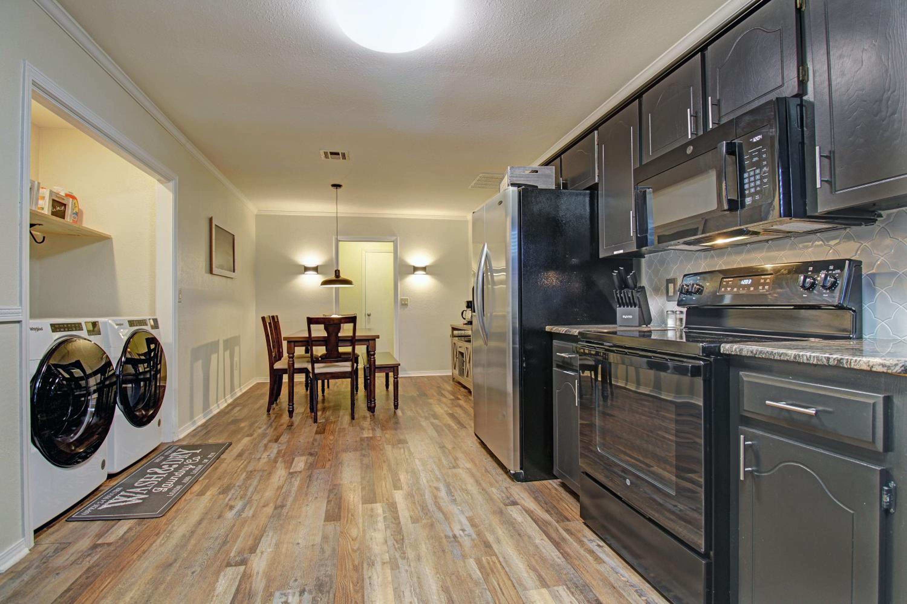 Four-Bedroom House photo 3