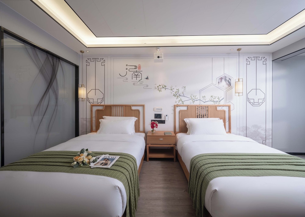 Senior Twin Room, River View