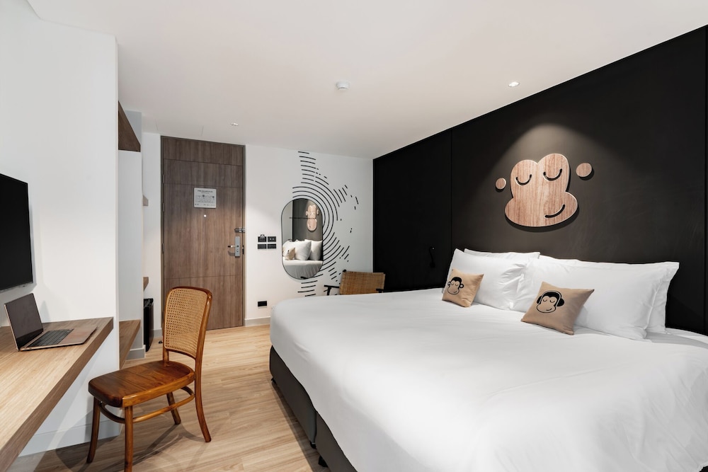 Deluxe Double Bed