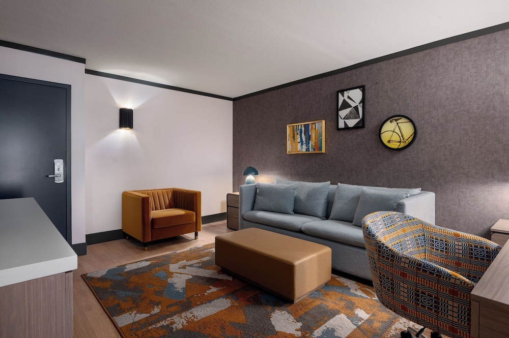 Suite, 1 Bedroom photo 3