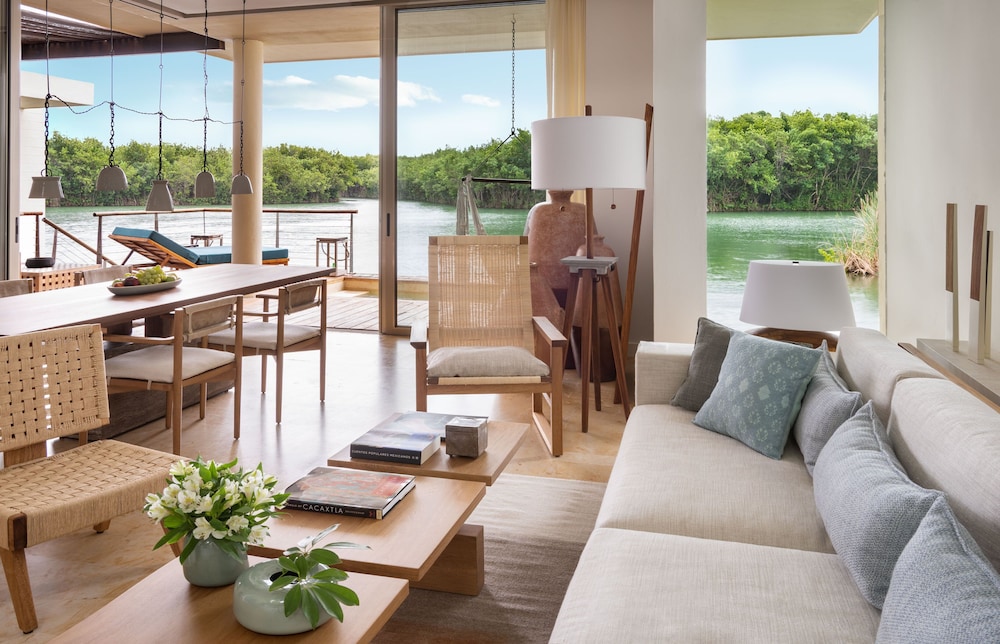 Deluxe Suite, Overwater (Lagoon) - Photo 4