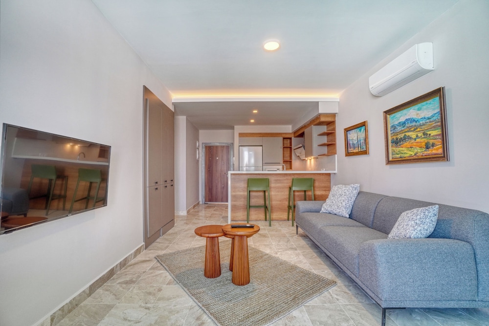 Condo, 1 Bedroom, Courtyard View