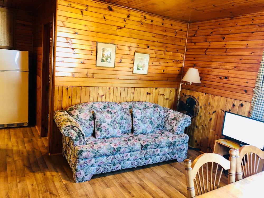 Comfort Cottage, 1 Bedroom, Kitchen, Courtyard View photo 3