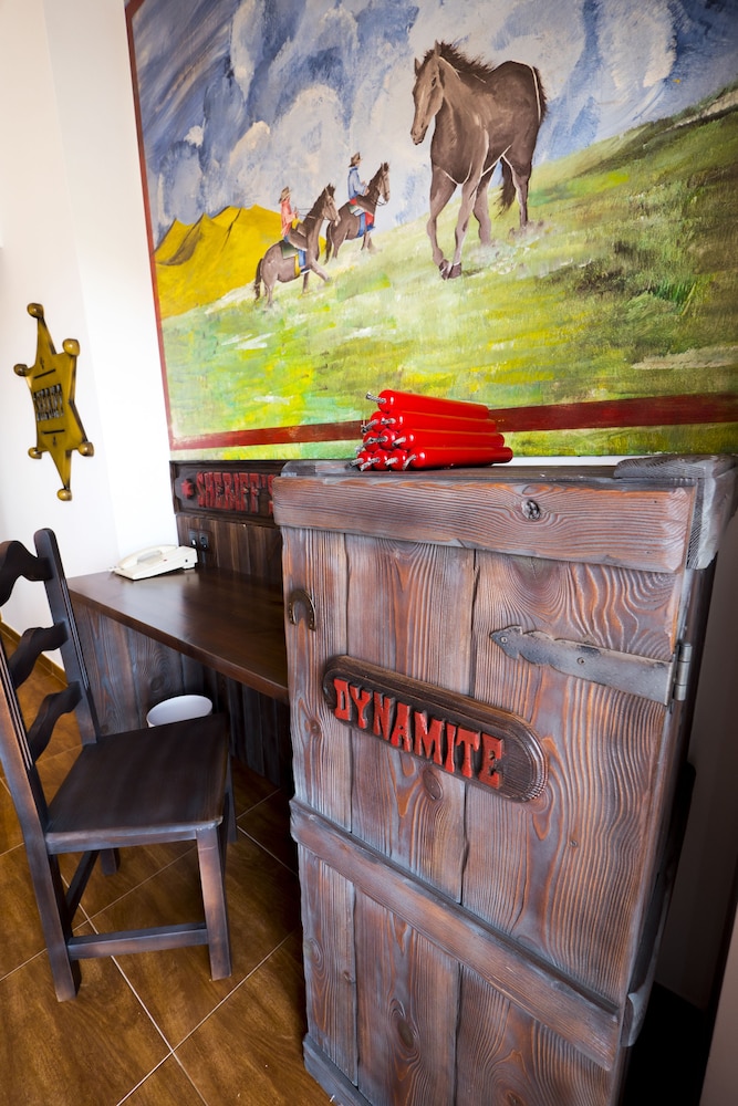 Family Room, Balcony (Western Theme) photo 2