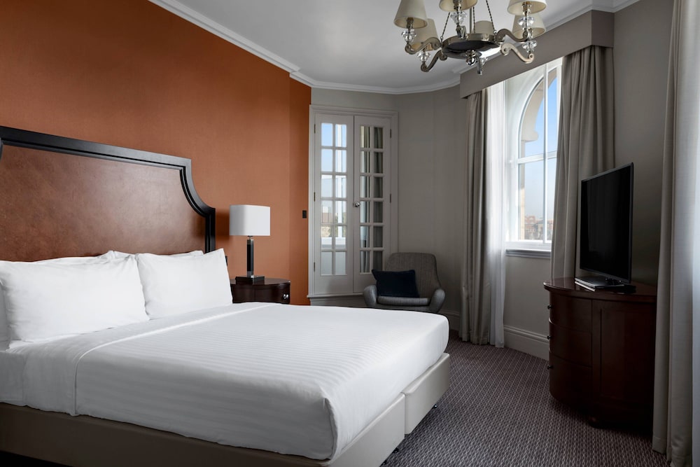 Executive Suite, 1 Bedroom - Photo 3