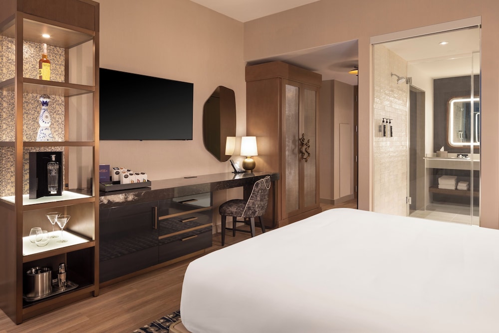 Mountain View Luxury Room, 1 King Bed, Non Smoking - Photo 6