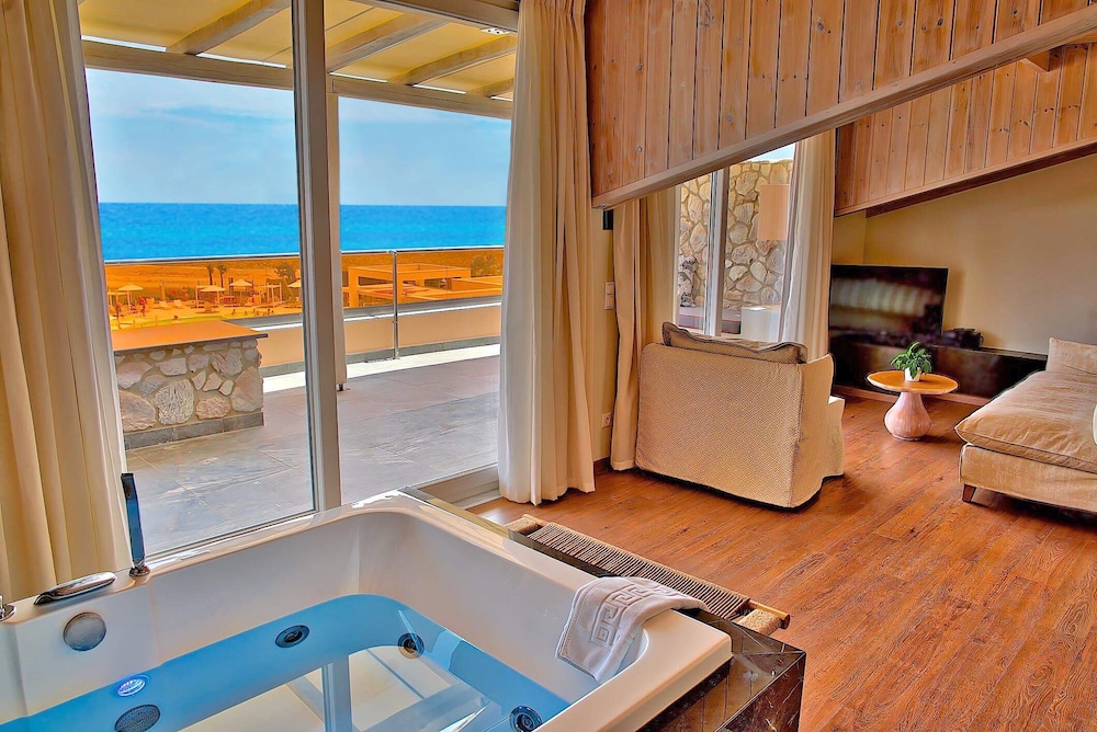 Executive Suite, Jetted Tub (Mediterranean)