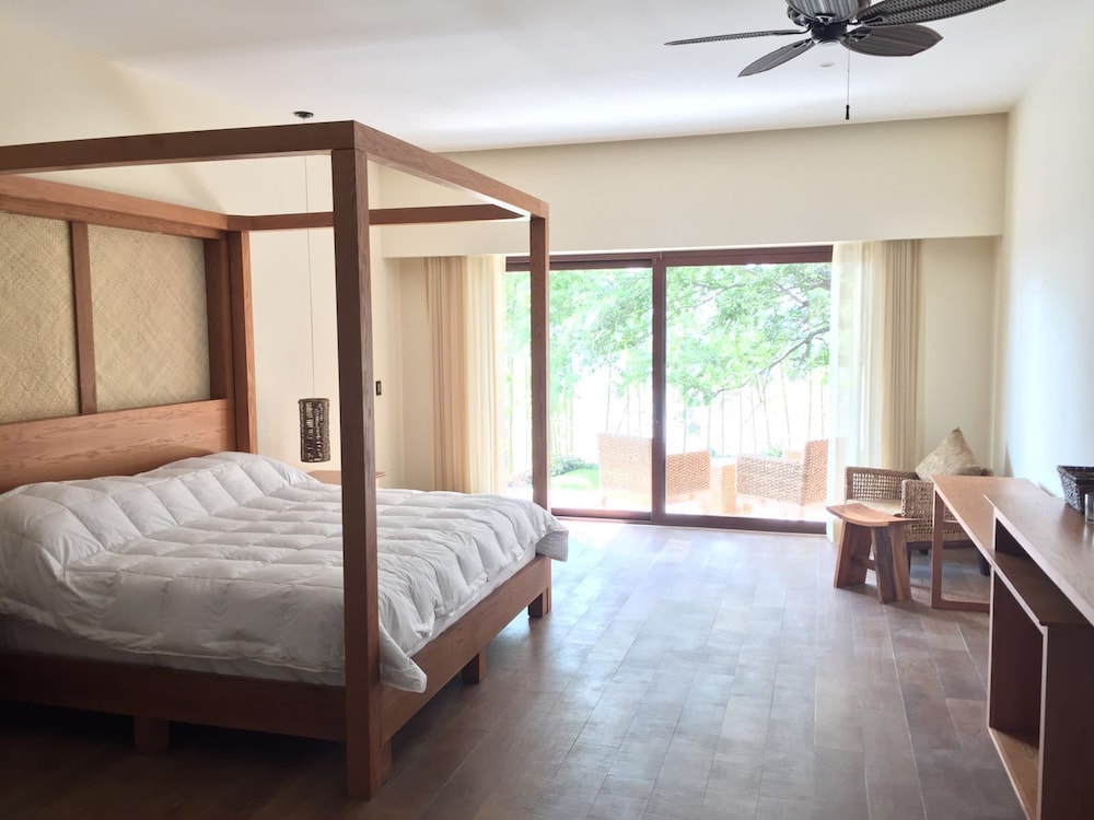 Standard Room, 1 King Bed photo 1