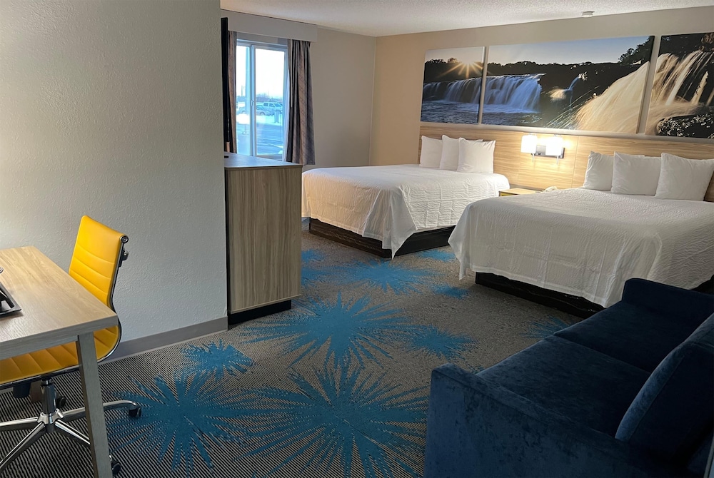 Deluxe Room, Multiple Beds, Non Smoking photo 1
