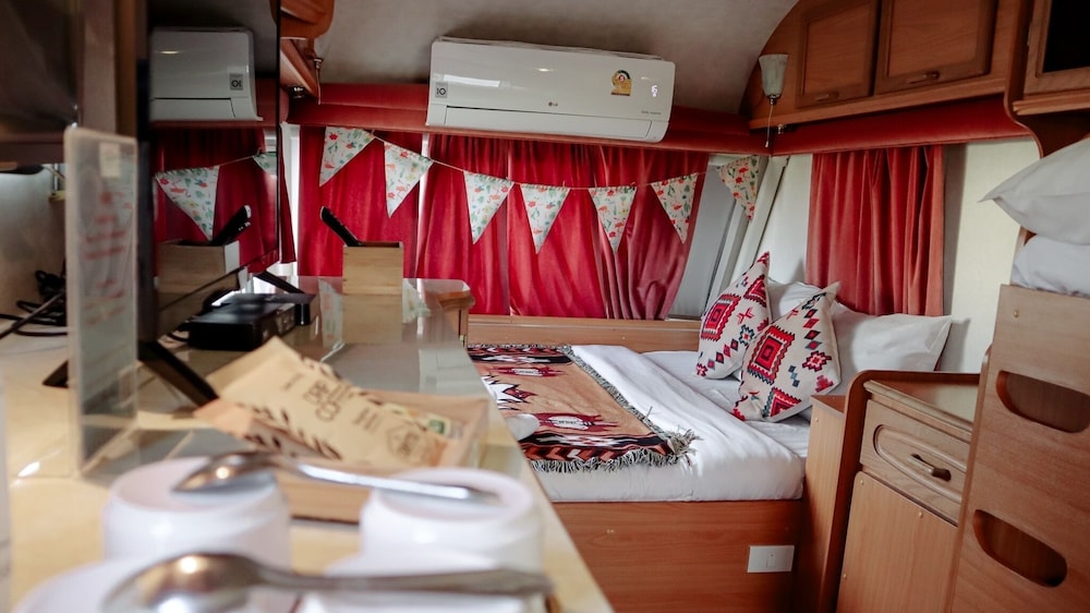 Campervan Riverfront for 2 - Photo 9