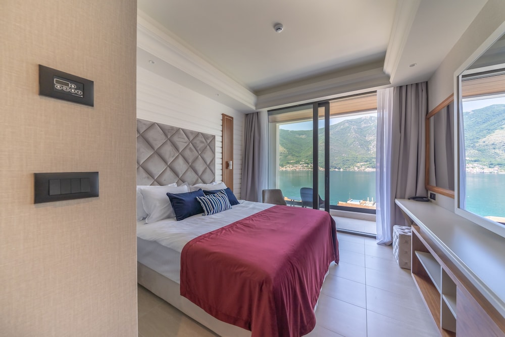 Standard Double Room, 1 Queen Bed, Sea View, Sea Facing, photo 6