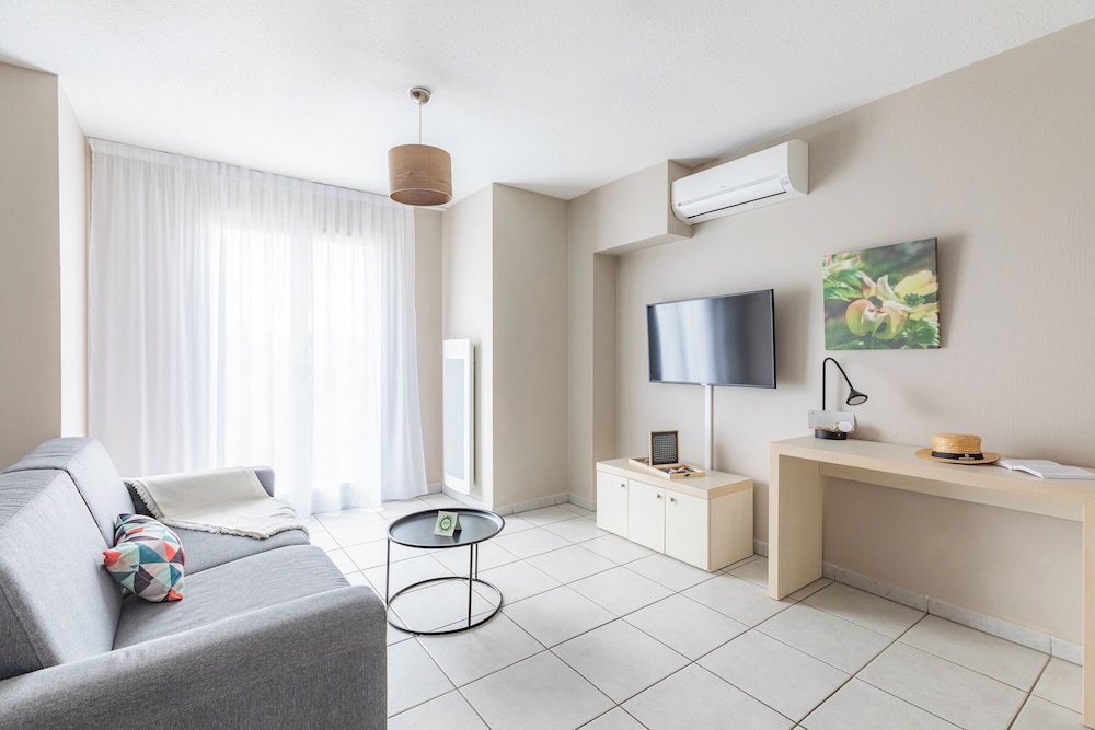 Basic Apartment, 2 Bedrooms - Photo 8